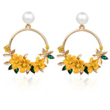 Elegant Guld Blomma och Pärlor Örhängen
