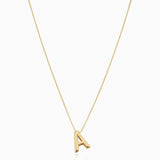 Elegant Guld Initial Halsband med Kärleksbrev