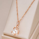 Exklusivt Geometriskt Halsband med Roséguld och Pärlor