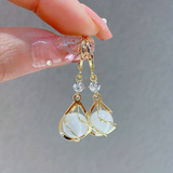 Eleganta Vita Opal Örhängen